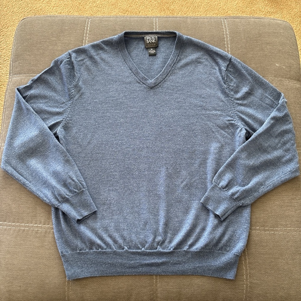 Jos. A. Bank man’s 100% merino wool Blue V-Neck Sweater. XXL